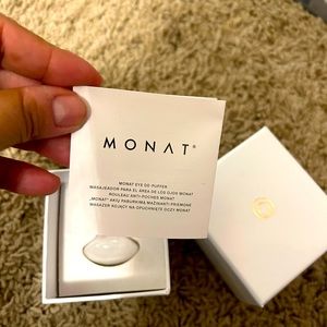 Monat eye-depuffer quartz New